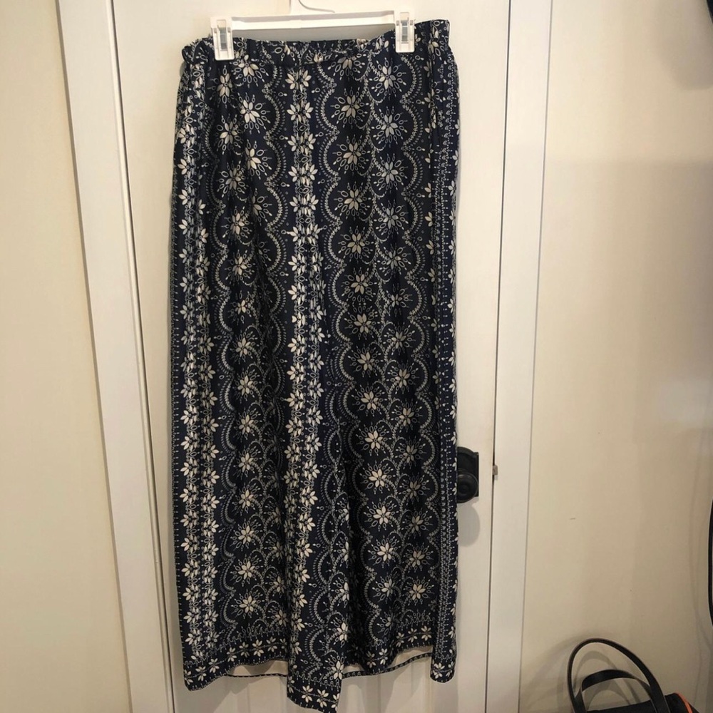 CeCe Navy and White Floral Maxi Pants